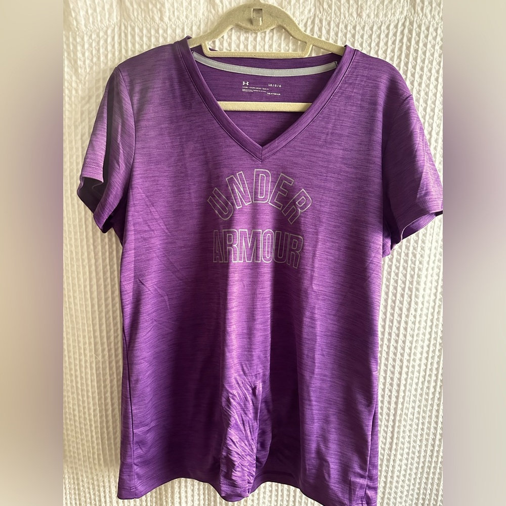 Large- Under Armour T-Shirt